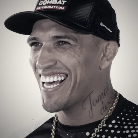 Charles Oliveira